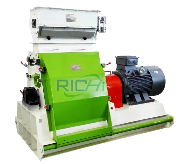 110kW drop-type hammer mill, which is used to crush raw materials to a size suitable for pelleting.