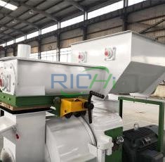 Feeder with Anti Bridging Hopper