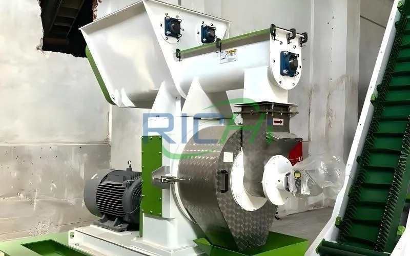 3-4 Tons Organic Fertilizer Pellet making Machine in Greece
