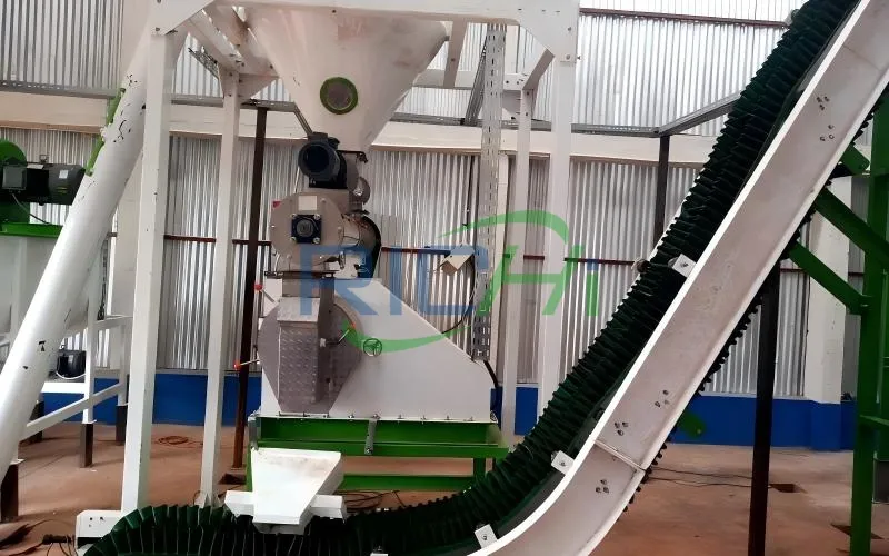 1-2 TPH Chicken Feed Pellet Making Machine In Uzbekistan