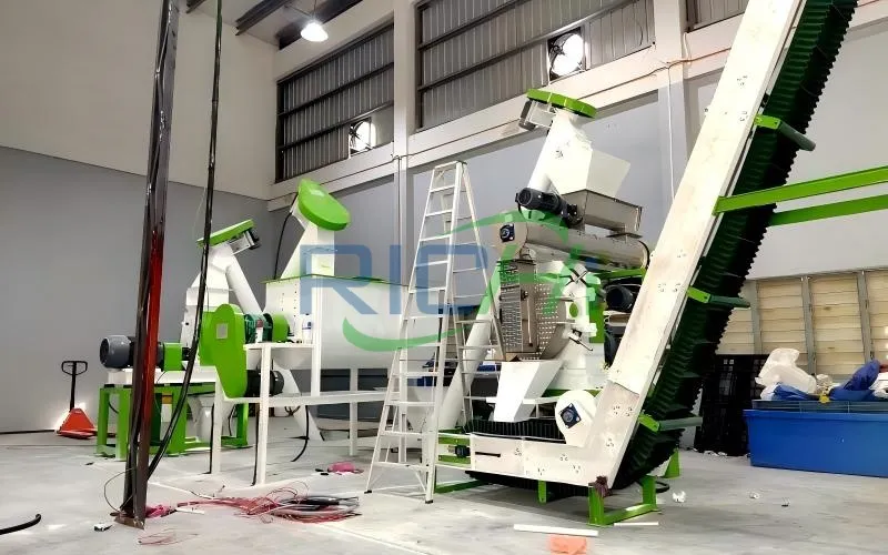 3-4 TPH Chicken Feed Pellet Machine In Colombia