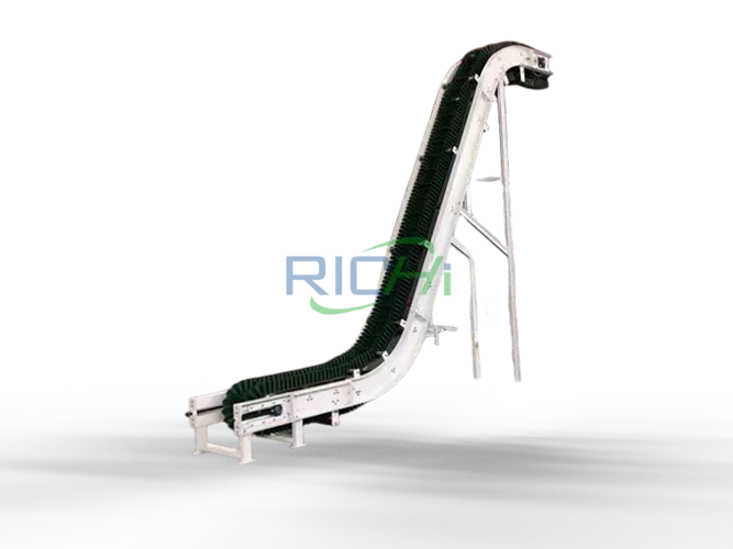 Z-shaped bucket elevator in Argentine cattle feed pellet production line 