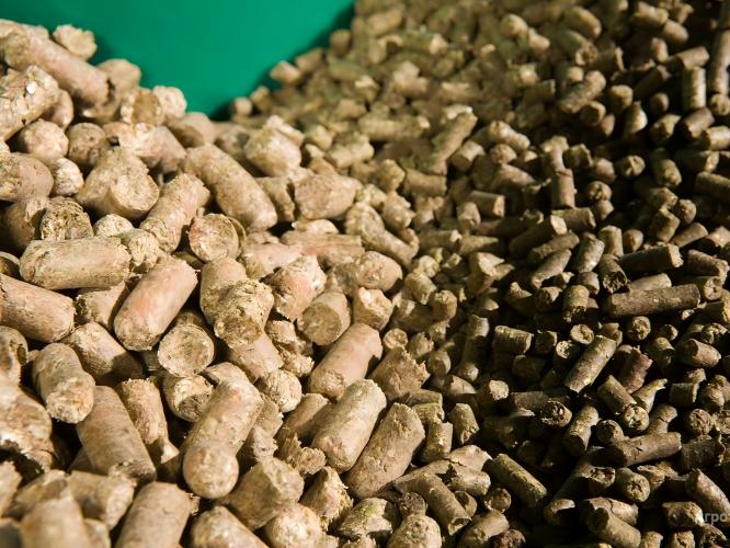 brown ruminant pellet feed