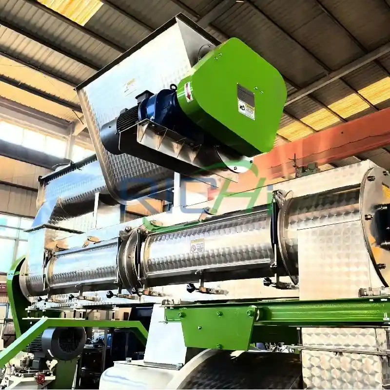 goat pellet machine's feed hopper equipped with an anti-bridging device