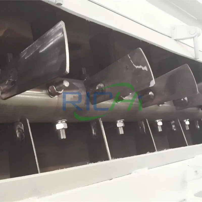 conditioner quipped with a multi-layer paddle structure