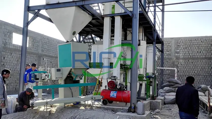 Auto bagging machine for 1-2 tph Poultry Feed Production Line in Uzbekistan