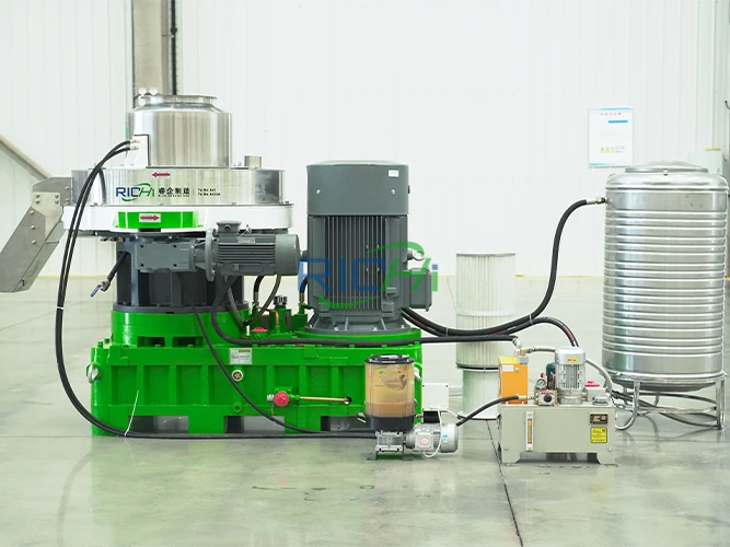 Richi vertical pellet mill