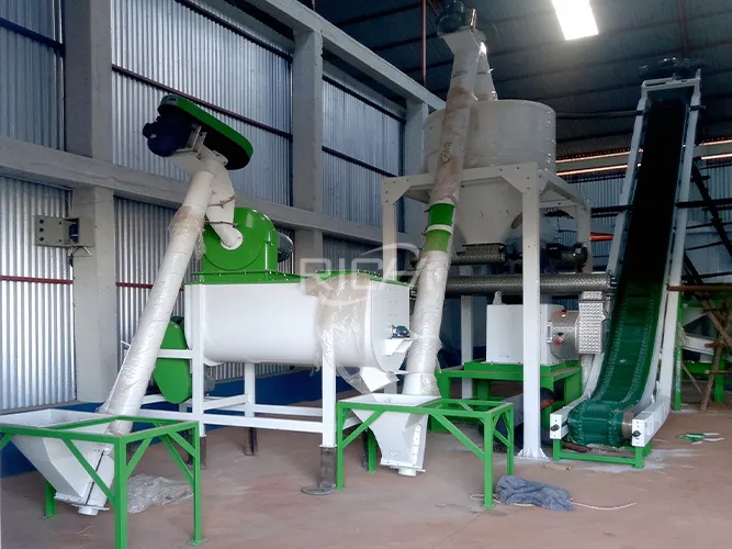 Small Chicken Feed Mill in Mexico