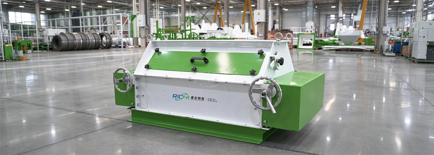 poultry feed crumble machine in RICHI factory